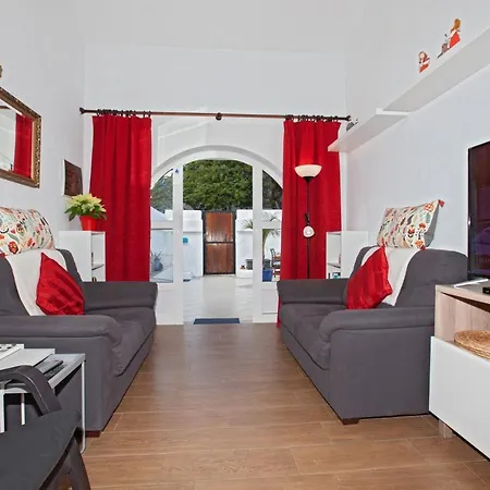 Argo, Semi-detached Bungalow Close To The Beach Holiday home Puerto del Carmen (Lanzarote)