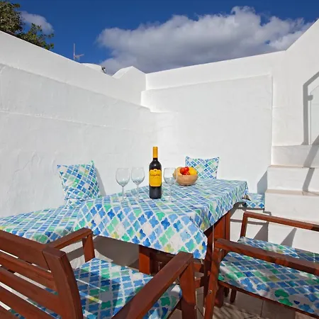 Argo, Semi-detached Bungalow Close To The Beach Holiday home