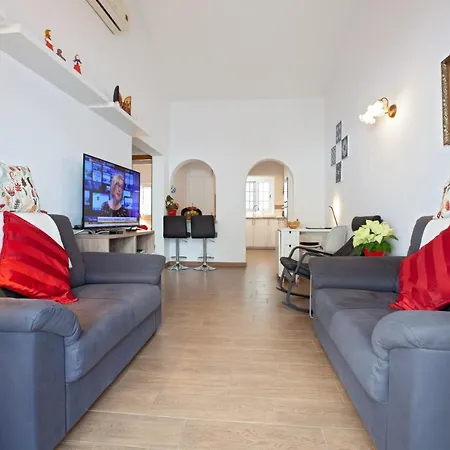Argo, Semi-detached Bungalow Close To The Beach Holiday home Puerto del Carmen (Lanzarote)
